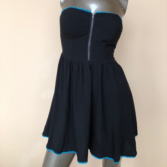 Material Girl Dresses & Skirts - Short black and blue strapless dress! Small 💋